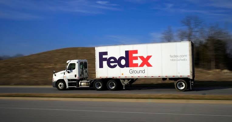 FedEx Faces Lawsuit Over Tariff Refunds After U.S. Supreme Court Ruling